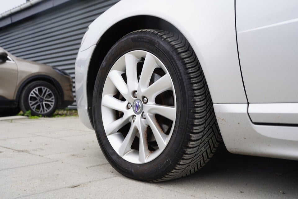 Volvo V70 1,6 D2 115 Momentum aut. 5d