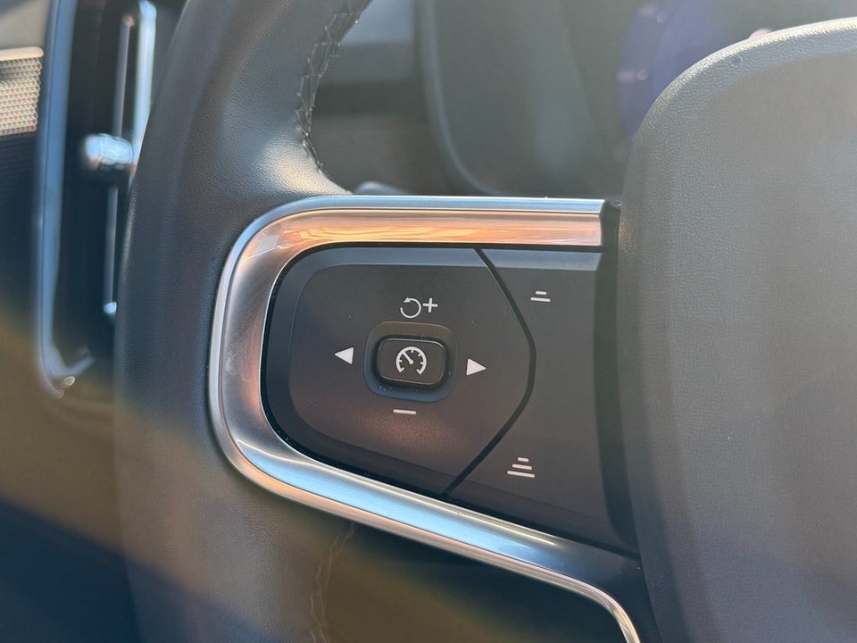 Volvo XC40 ReCharge Extended Range Plus 5d