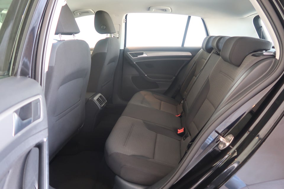 VW Golf VII 1,4 TSi 122 Comfortline BMT 5d