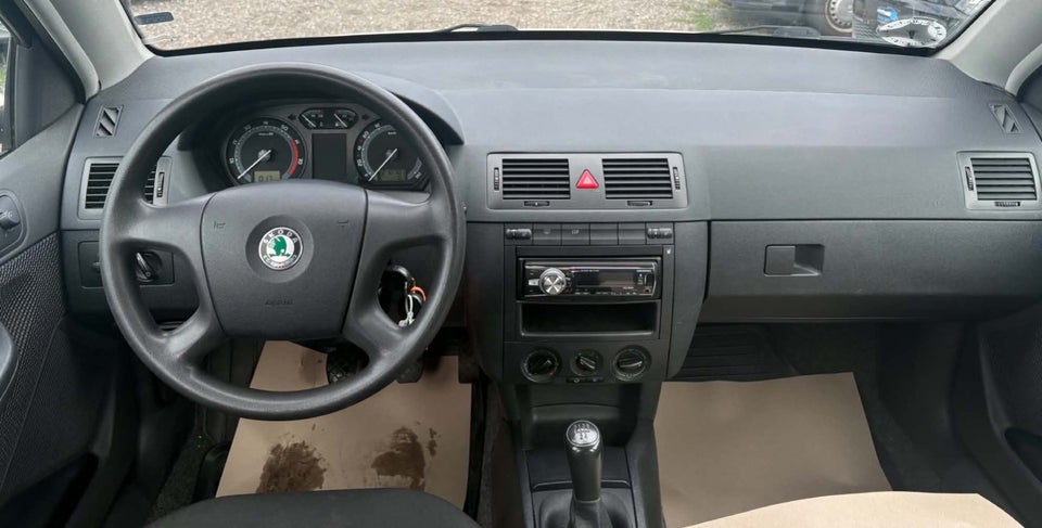Skoda Fabia 1,4 16V 75 Ambiente 4d