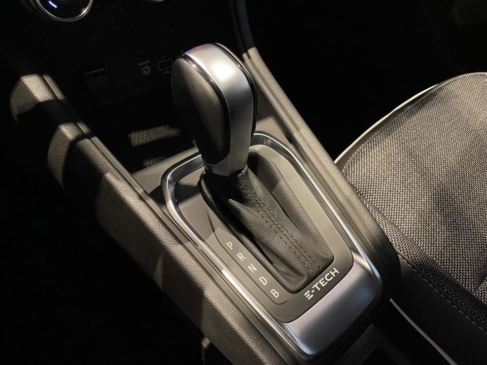 Renault Captur 1,6 E-Tech Intens 5d