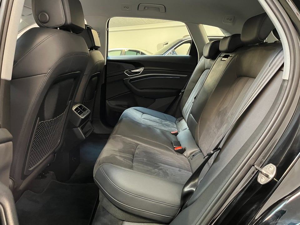 Audi e-tron 55 quattro 5d