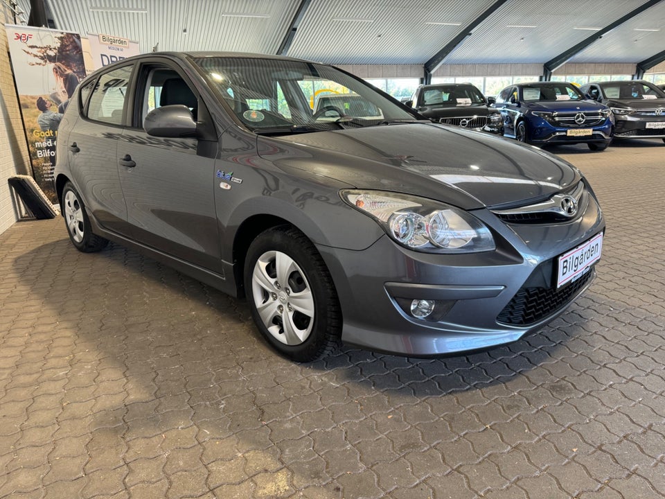 Hyundai i30 1,6 CRDi 90 Classic 5d