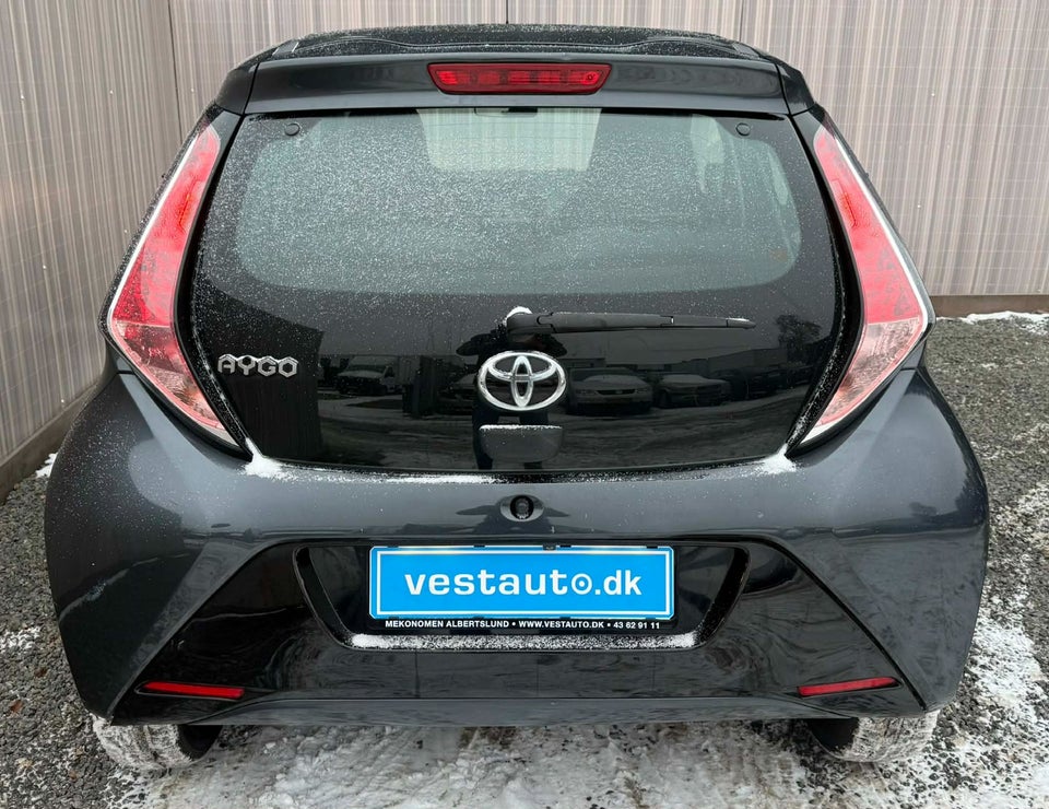 Toyota Aygo 1,0 VVT-i x-wave Sky 5d
