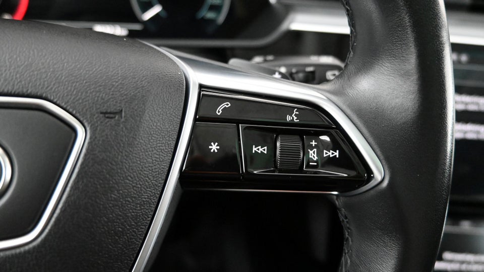 Audi Q8 e-tron 55 Prestige quattro 5d