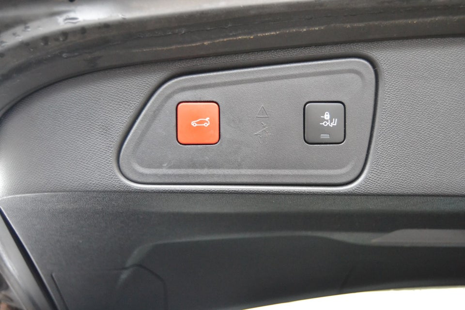 Peugeot 3008 1,6 Hybrid GT Black Pack EAT8 5d