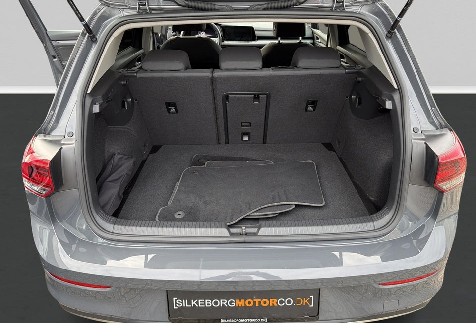 VW Golf VIII 1,5 eTSi 150 Style DSG 5d