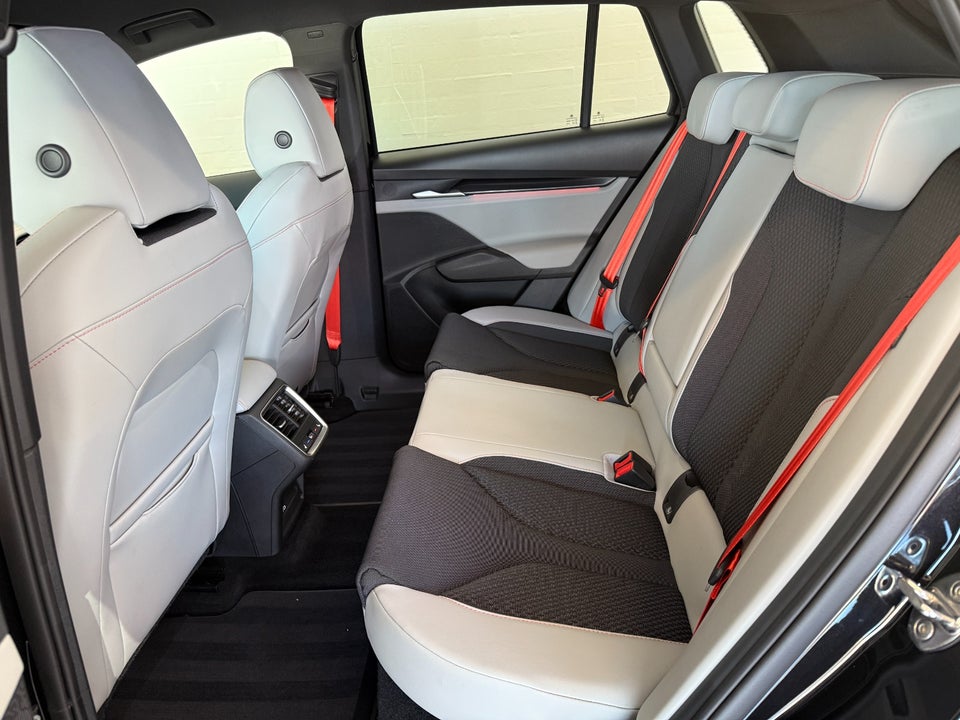 Skoda Elroq 85 iV Lodge 5d