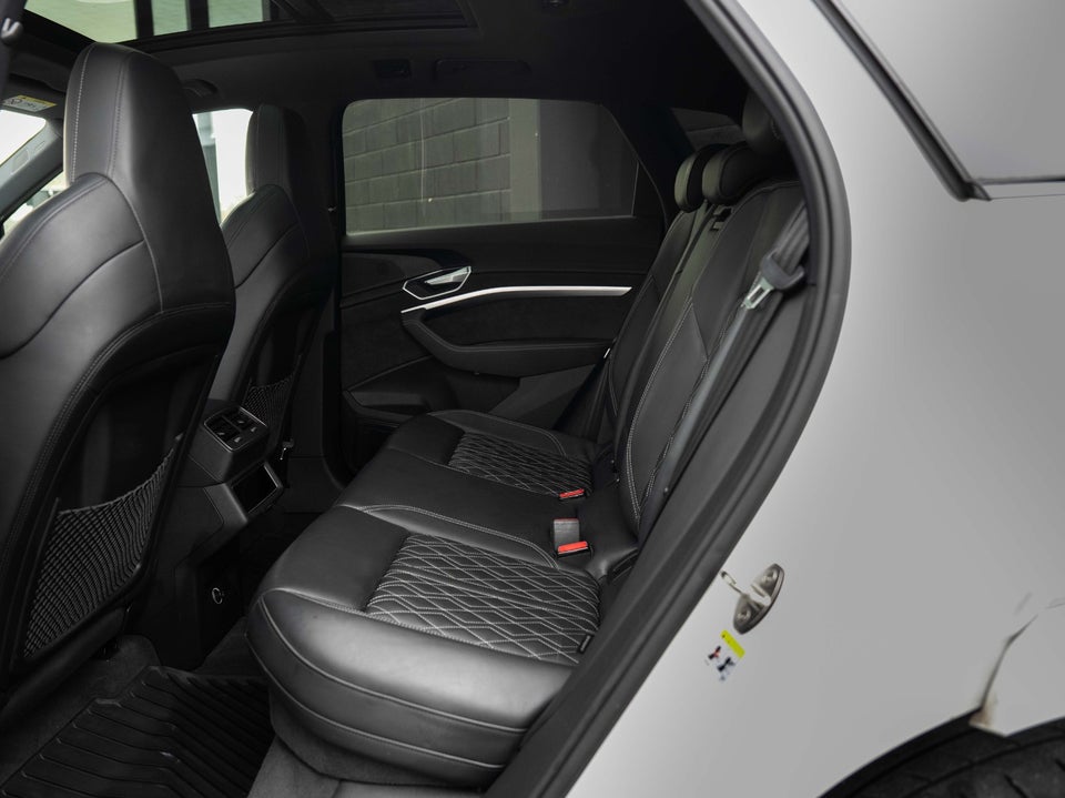 Audi e-tron 55 S-line quattro 5d