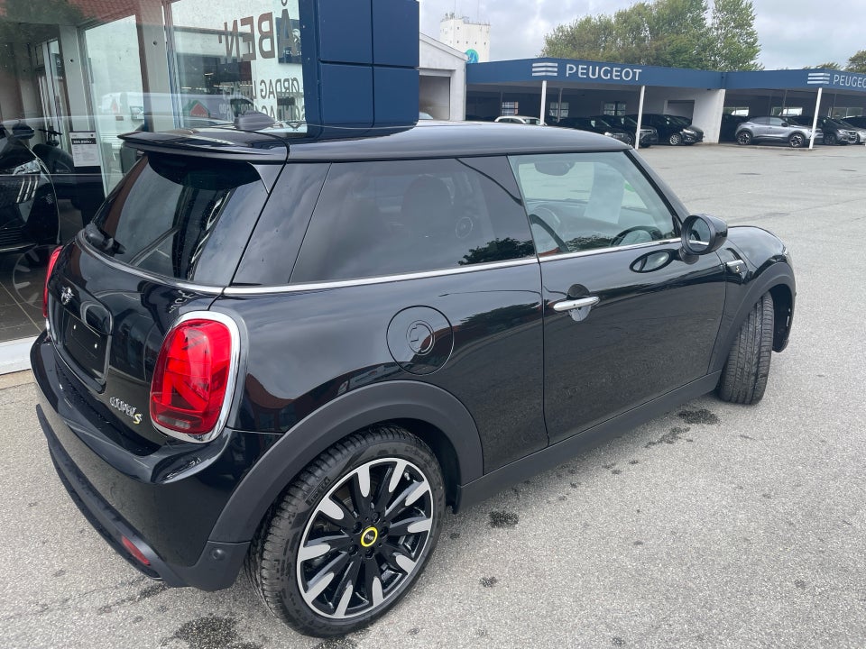 MINI Cooper SE Trim Limited Edition 3d