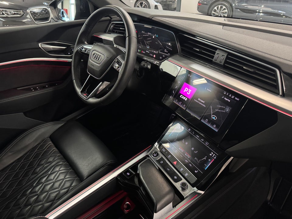 Audi Q8 e-tron 55 S-line quattro 5d