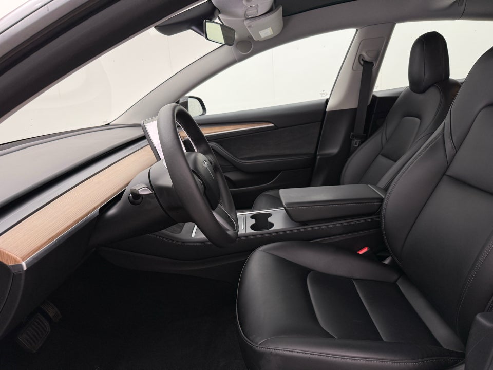 Tesla Model 3 RWD 4d