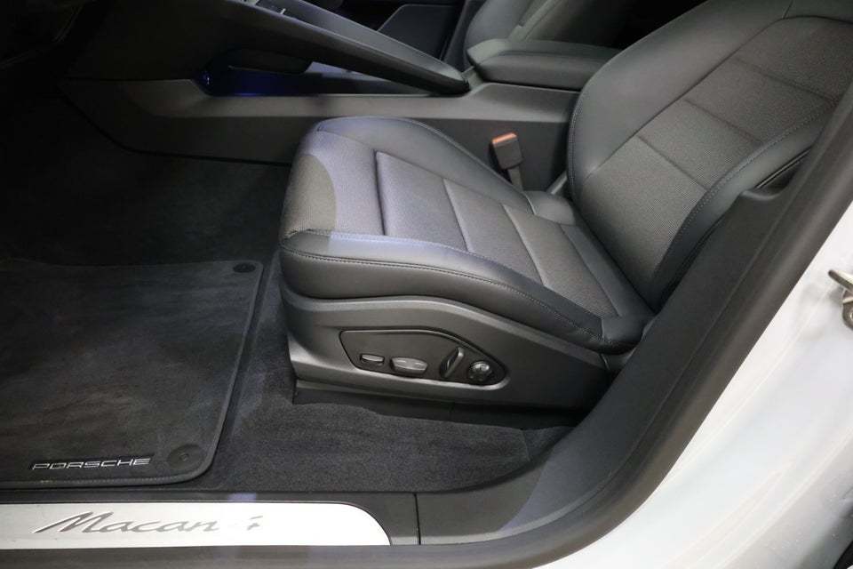 Porsche Macan 4 5d
