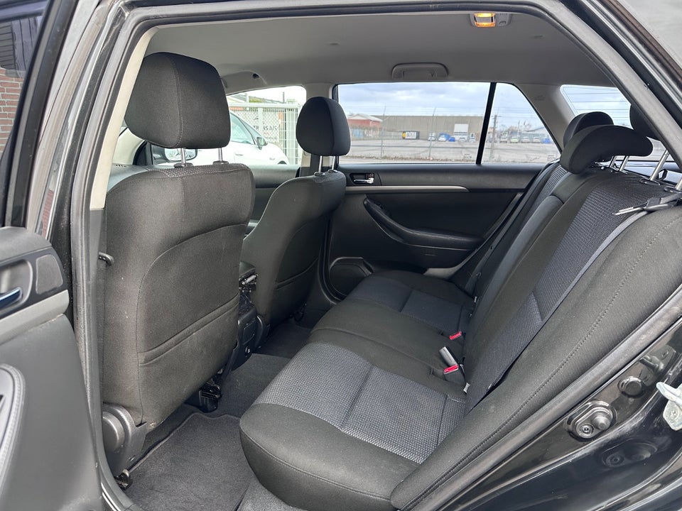 Toyota Avensis 2,0 Sol stc. 5d