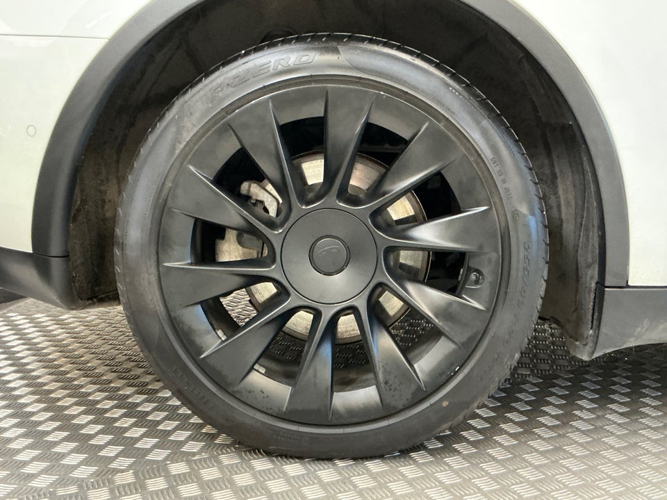 Tesla Model Y Long Range AWD 5d