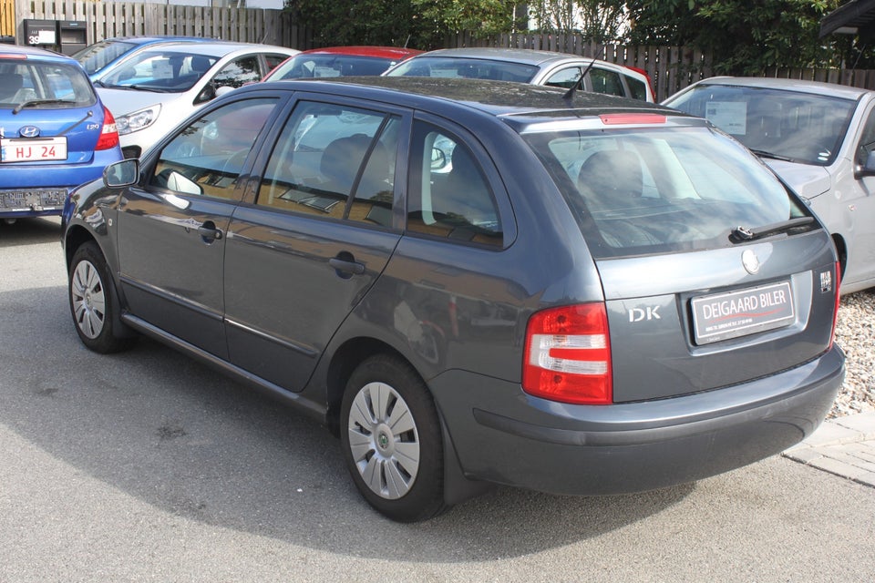 Skoda Fabia 1,4 16V 75 Ambiente Combi 5d