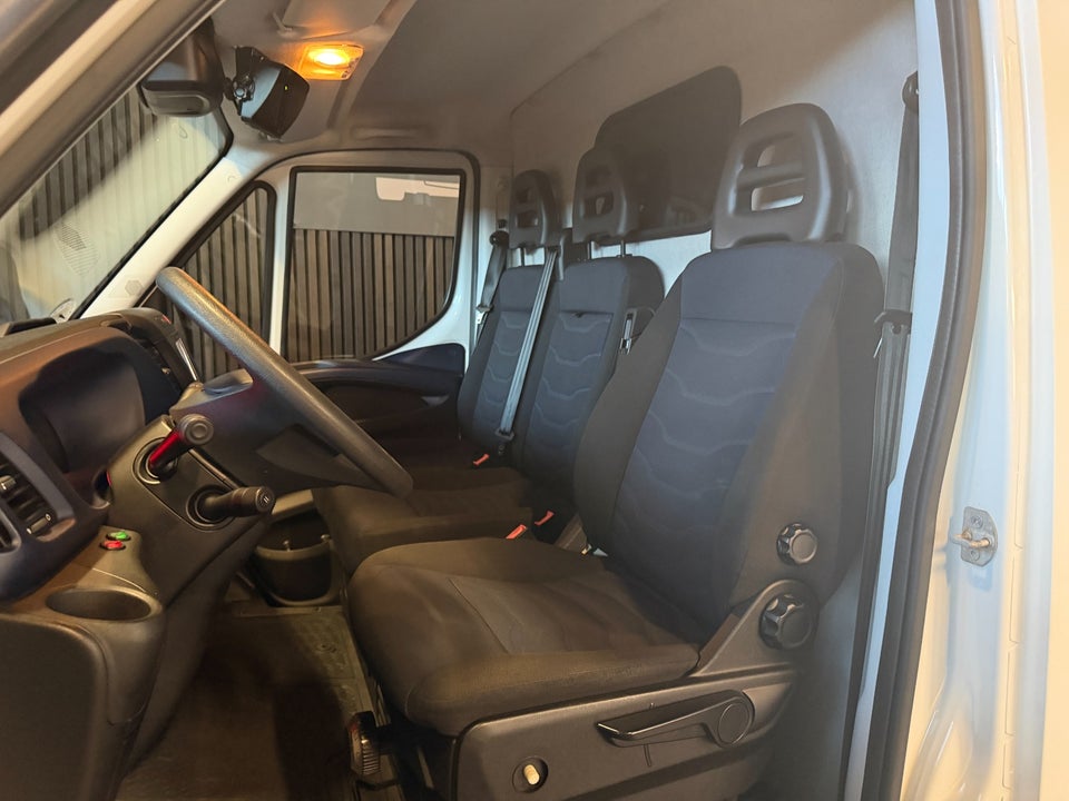 Iveco Daily 2,3 35C14 13,4m³ Van AG8