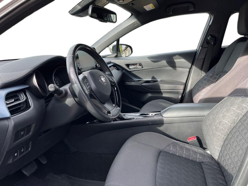 Toyota C-HR 2,0 Hybrid C-LUB Premium CVT 5d