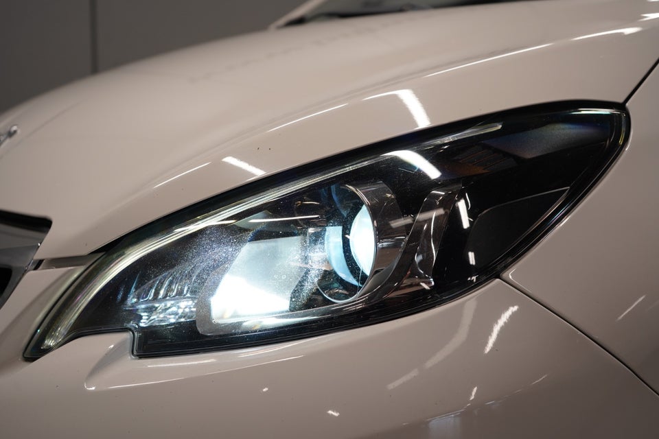 Peugeot 108 1,0 e-VTi 72 Infinity 5d