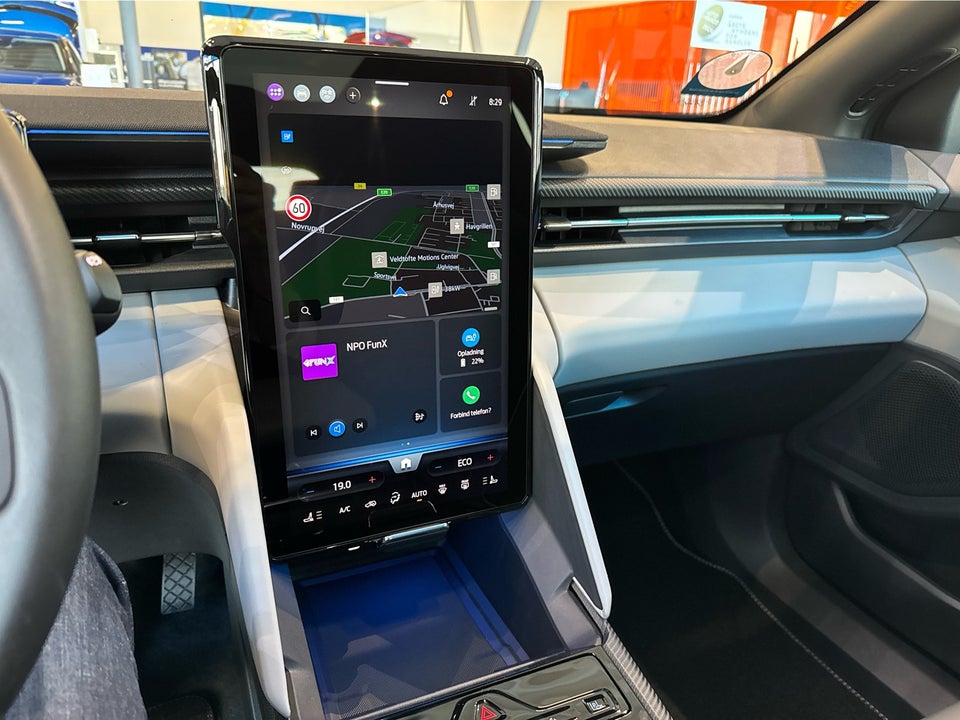 Ford Explorer 82 Premium Extended Range 5d