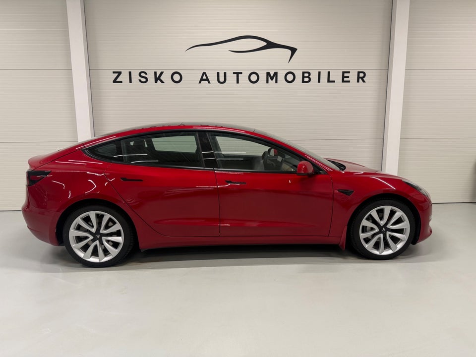 Tesla Model 3 Long Range AWD 4d