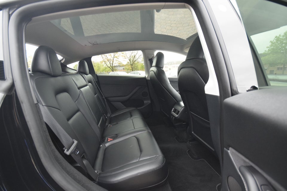 Tesla Model Y RWD 5d