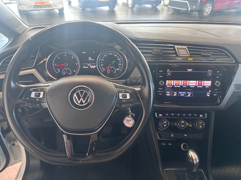 VW Touran 2,0 TDi 115 Comfortline Family DSG Van 5d