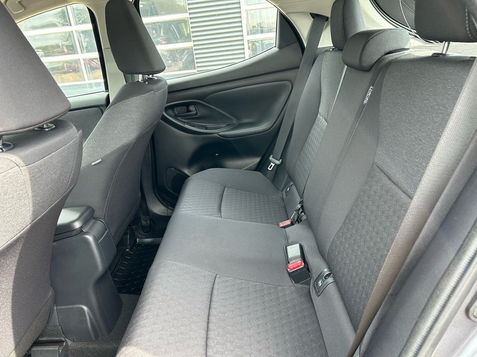 Toyota Yaris 1,5 Hybrid Active Tech e-CVT 5d