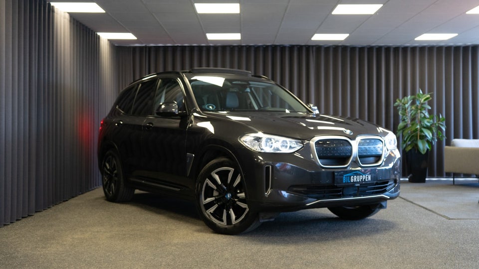BMW iX3 Charged 5d