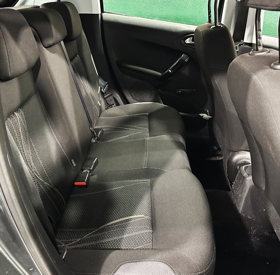 Peugeot 208 1,2 VTi Access 5d