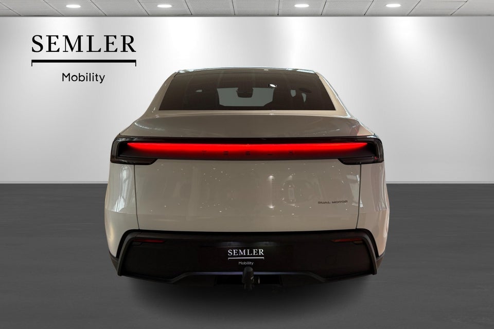 Tesla Model Y Long Range AWD 5d