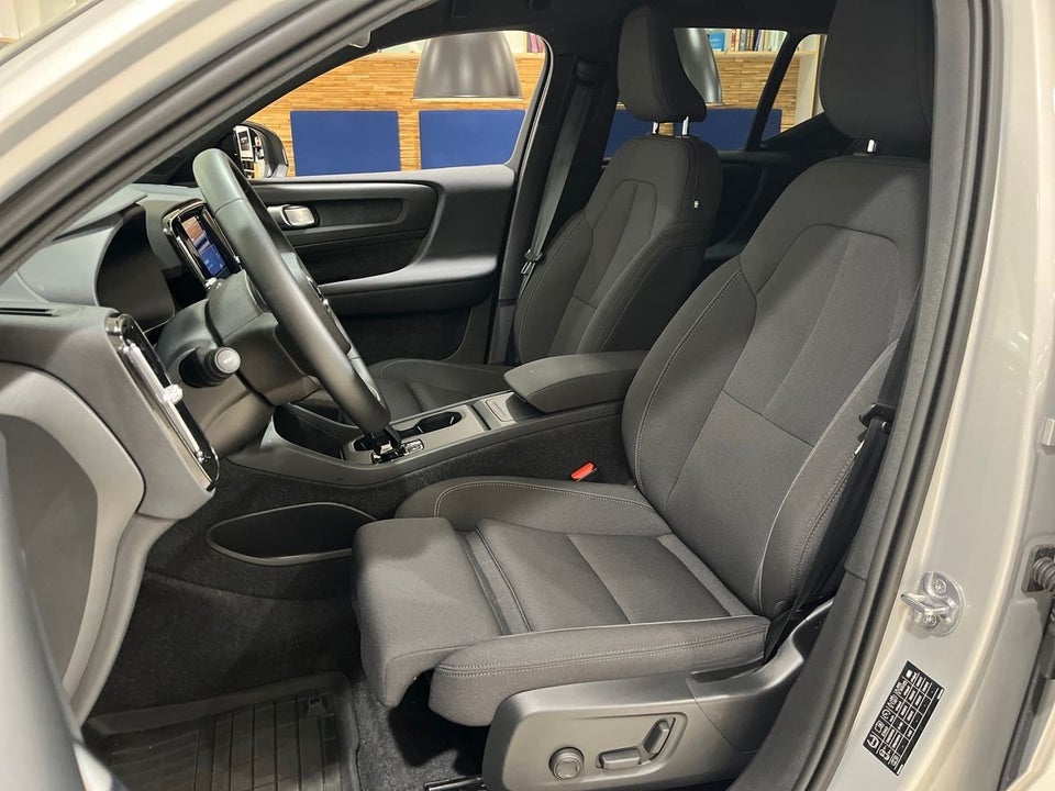 Volvo EX40 Extended Range Plus 5d