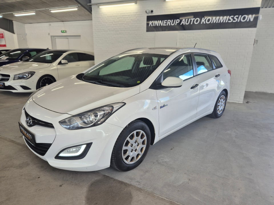 Hyundai i30 1,6 CRDi 110 XTR CW Eco 5d