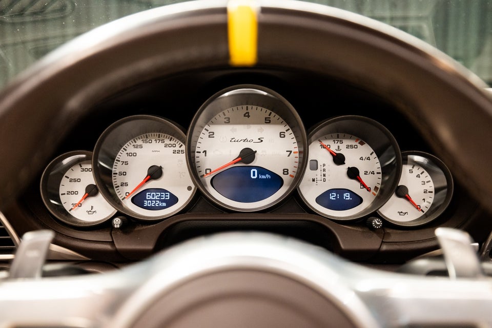 Porsche 911 Turbo S 3,8 Cabriolet PDK 2d