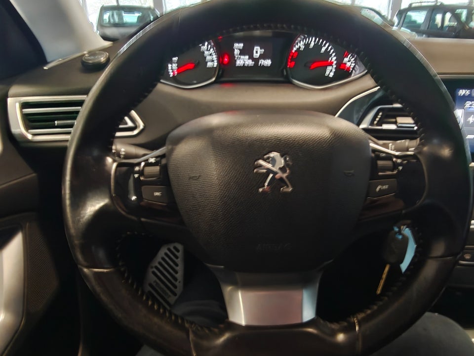 Peugeot 308 1,6 BlueHDi 120 Active SW 5d