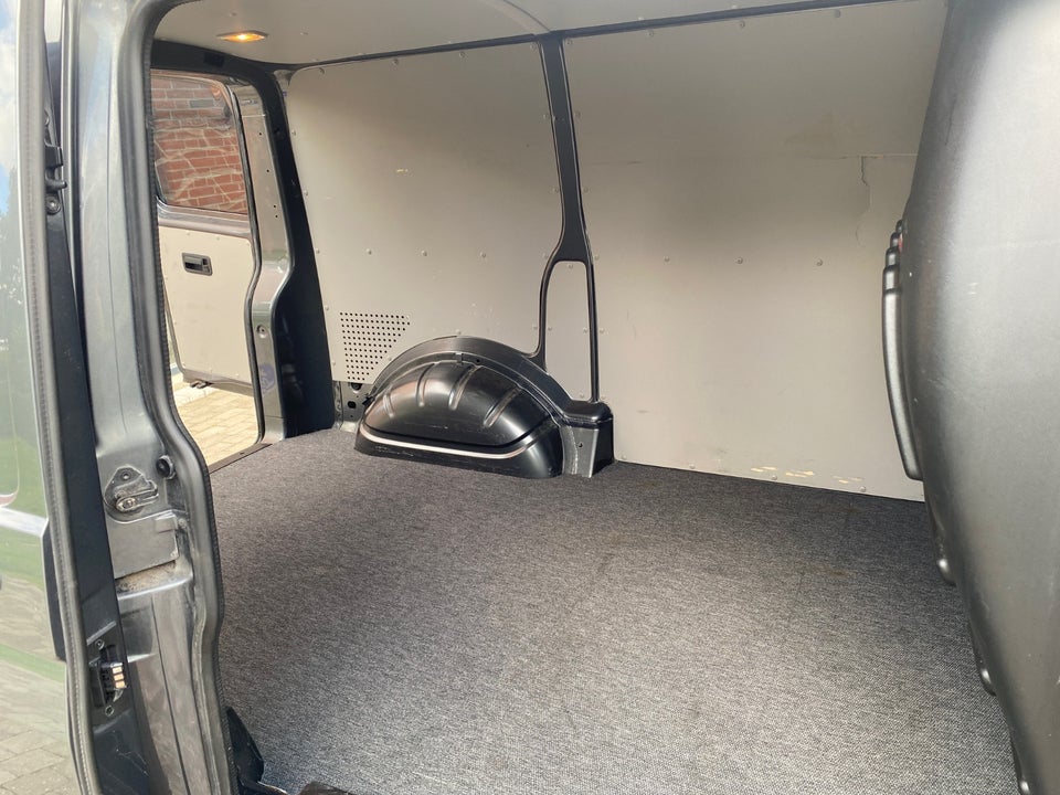 VW Transporter 2,0 TDi 140 Kassevogn DSG kort