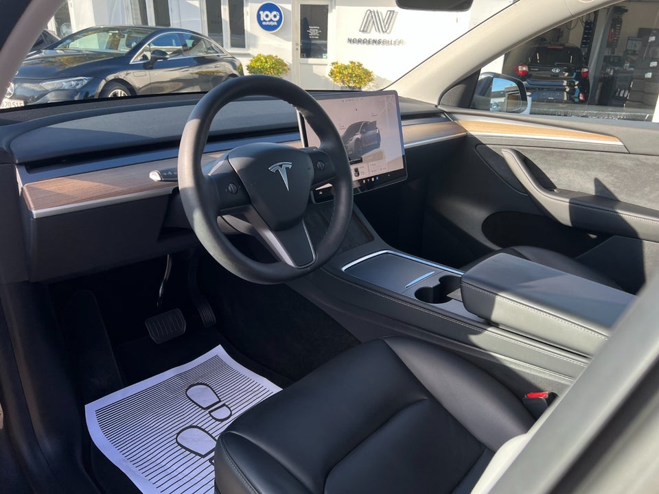 Tesla Model Y Long Range AWD 5d