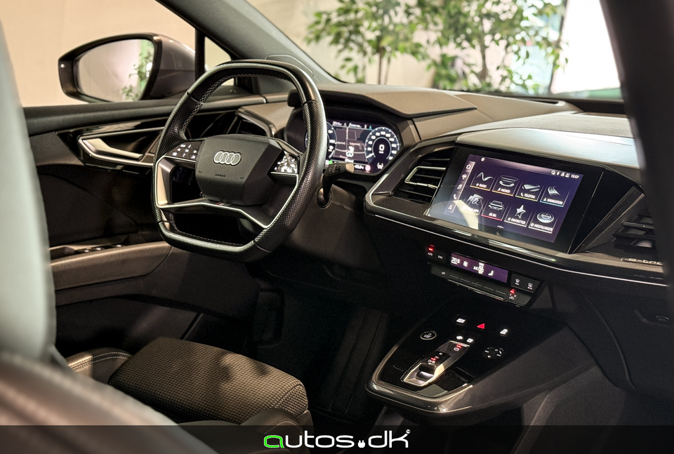Audi Q4 e-tron 40 S-line 5d