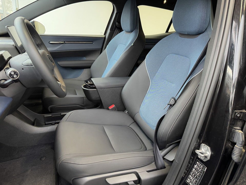 Volvo EX30 Extended Range Plus 5d