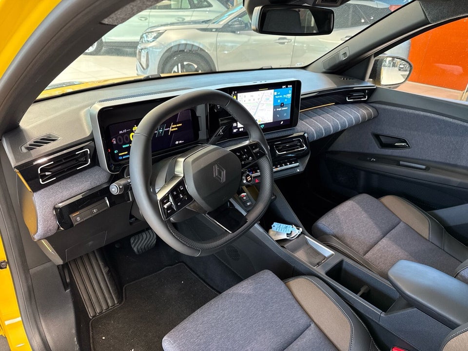 Renault 5 E-Tech 40 Techno 5d