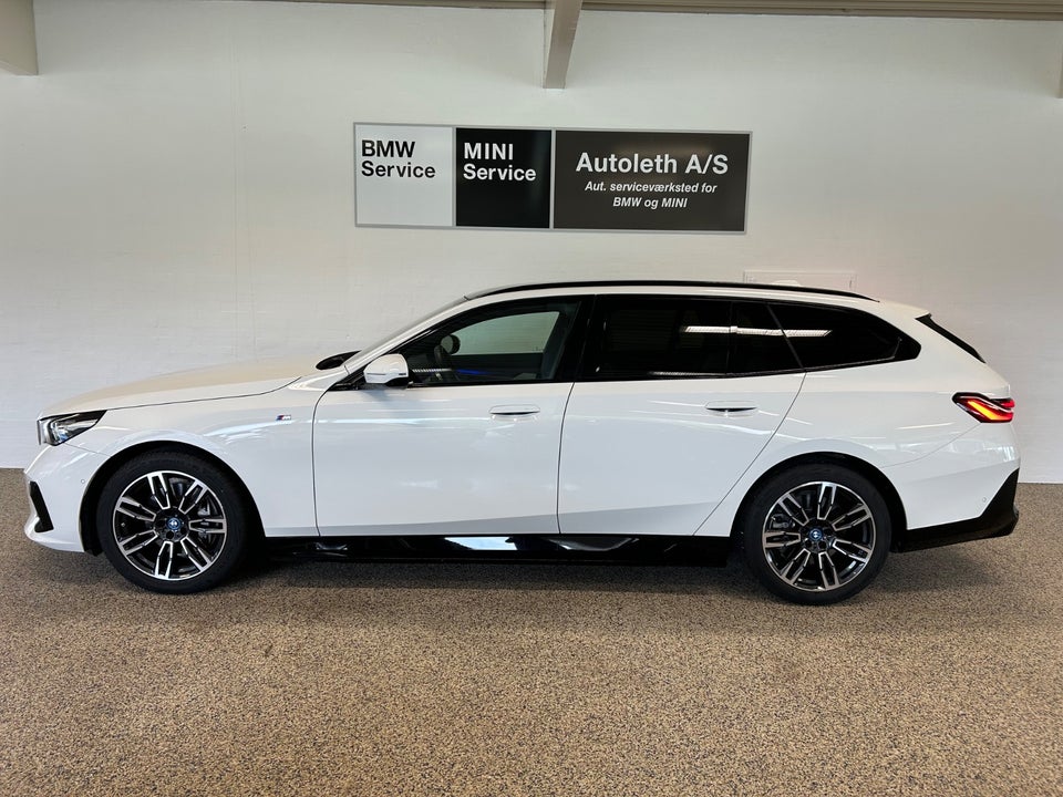 BMW i5 eDrive40 Touring Fully Charged M-Sport 5d