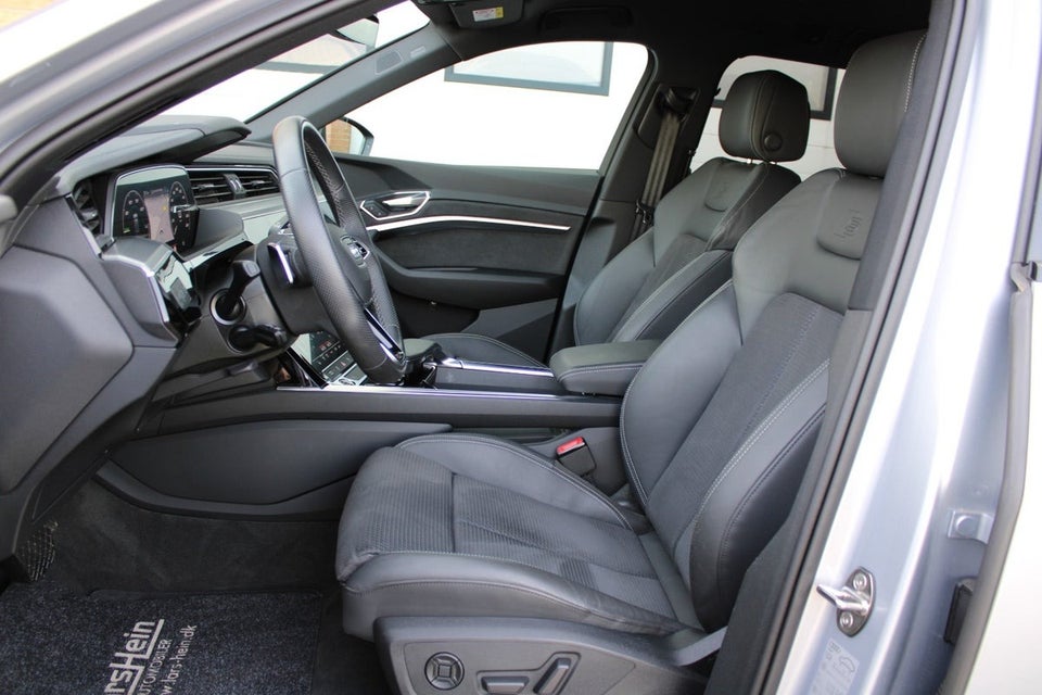 Audi e-tron 55 S-line quattro 5d