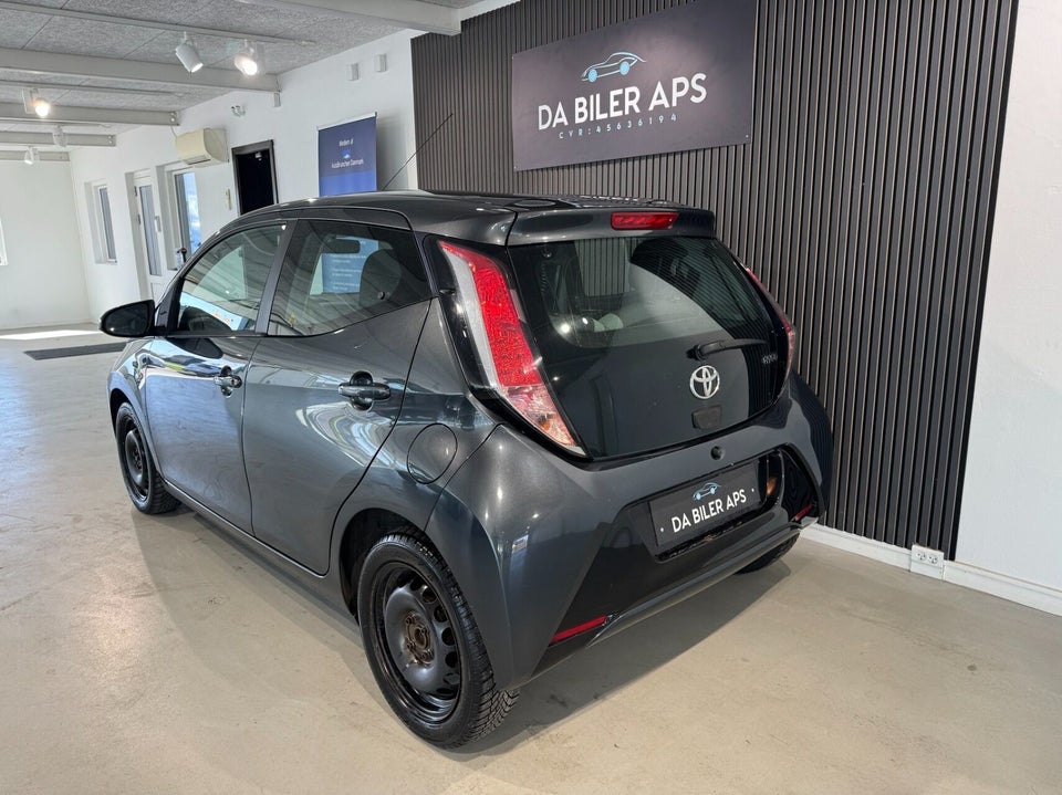 Toyota Aygo 1,0 VVT-i x-press 5d