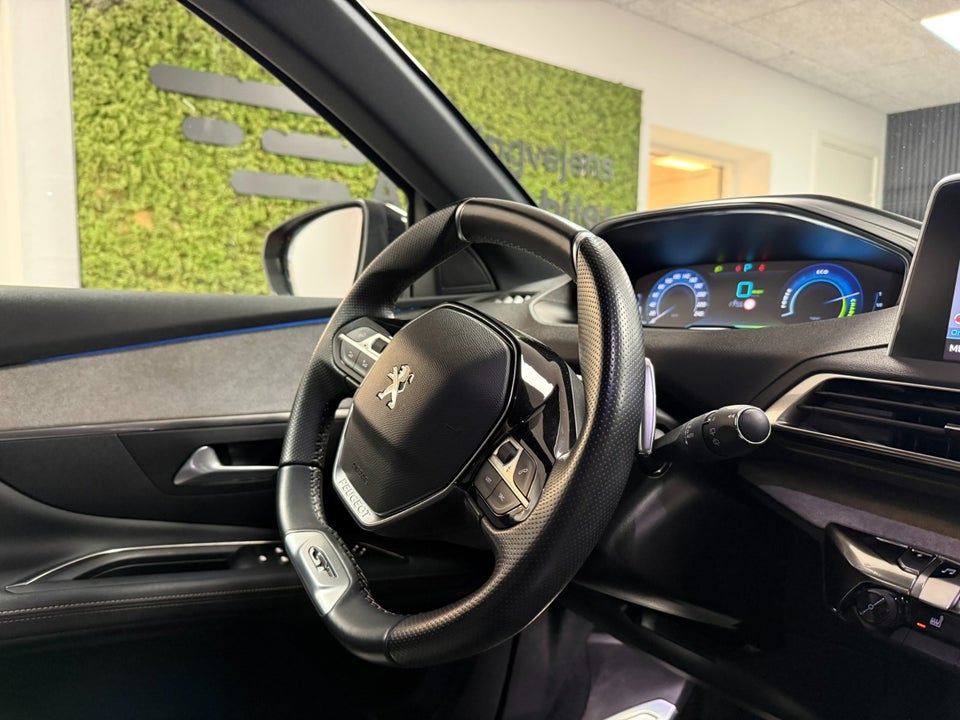Peugeot 3008 1,6 Hybrid4 GT Pack EAT8 5d