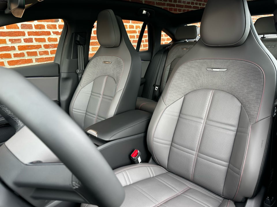 Hongqi EH7 111 Exclusive 4d