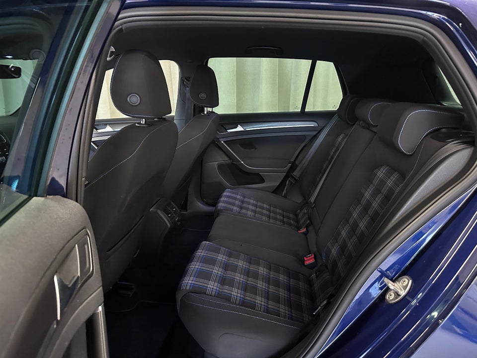 VW Golf VII 1,4 GTE DSG 5d