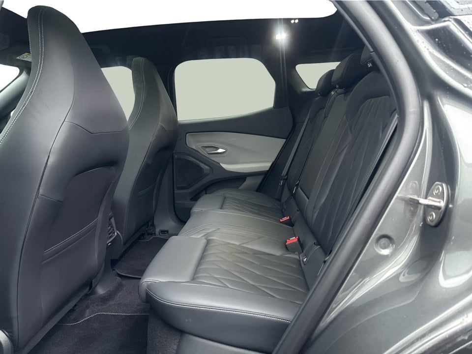 Ford Explorer 82 Premium Extended Range 5d