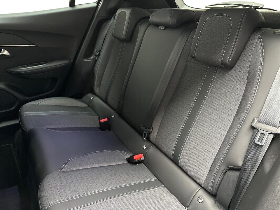 Peugeot 2008 1,2 PureTech 130 Platin Sport EAT8 5d