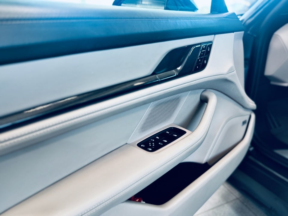 Porsche Taycan 4S Performance+ 4d