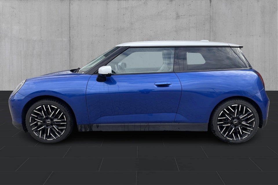 MINI Cooper SE Favoured Trim XL 3d